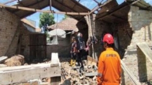 OKU Timur Dilanda Bencana, Puting Beliung Robohkan 12 Rumah Warga