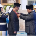 Presiden Beri Penghargaan Bintang Mahaputera kepada Menteri dan Wakil Mensesneg