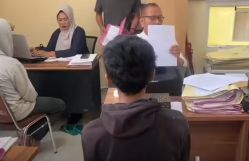 Gagal Beraksi, Tiga Anak Ditangkap Bawa Bom Molotov Saat Aksi BEM di Surakarta