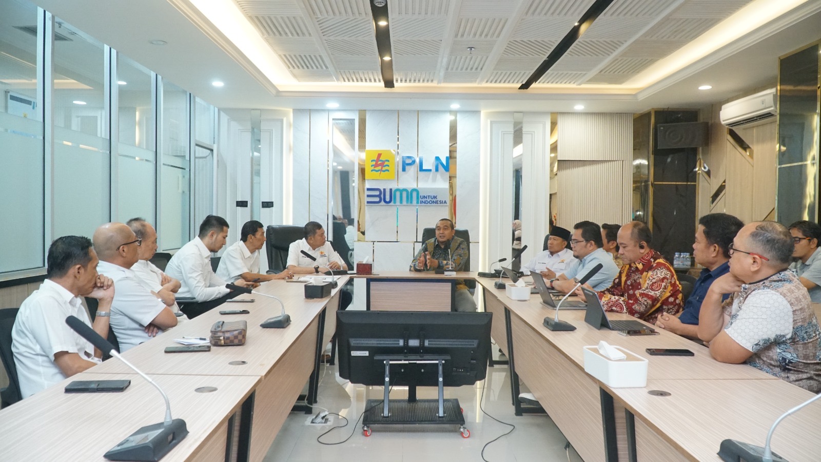 Perkuat Sinergi Dunia Usaha, PLN UID S2JB dan Kadin Sumsel Bahas Dukungan Kelistrikan untuk Pengembangan KEK Tanjung Carat