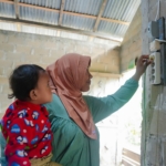 PLN UID S2JB Kembali Nyalakan 136 Sambungan Listrik Gratis Melalui Program Light Up The Dream