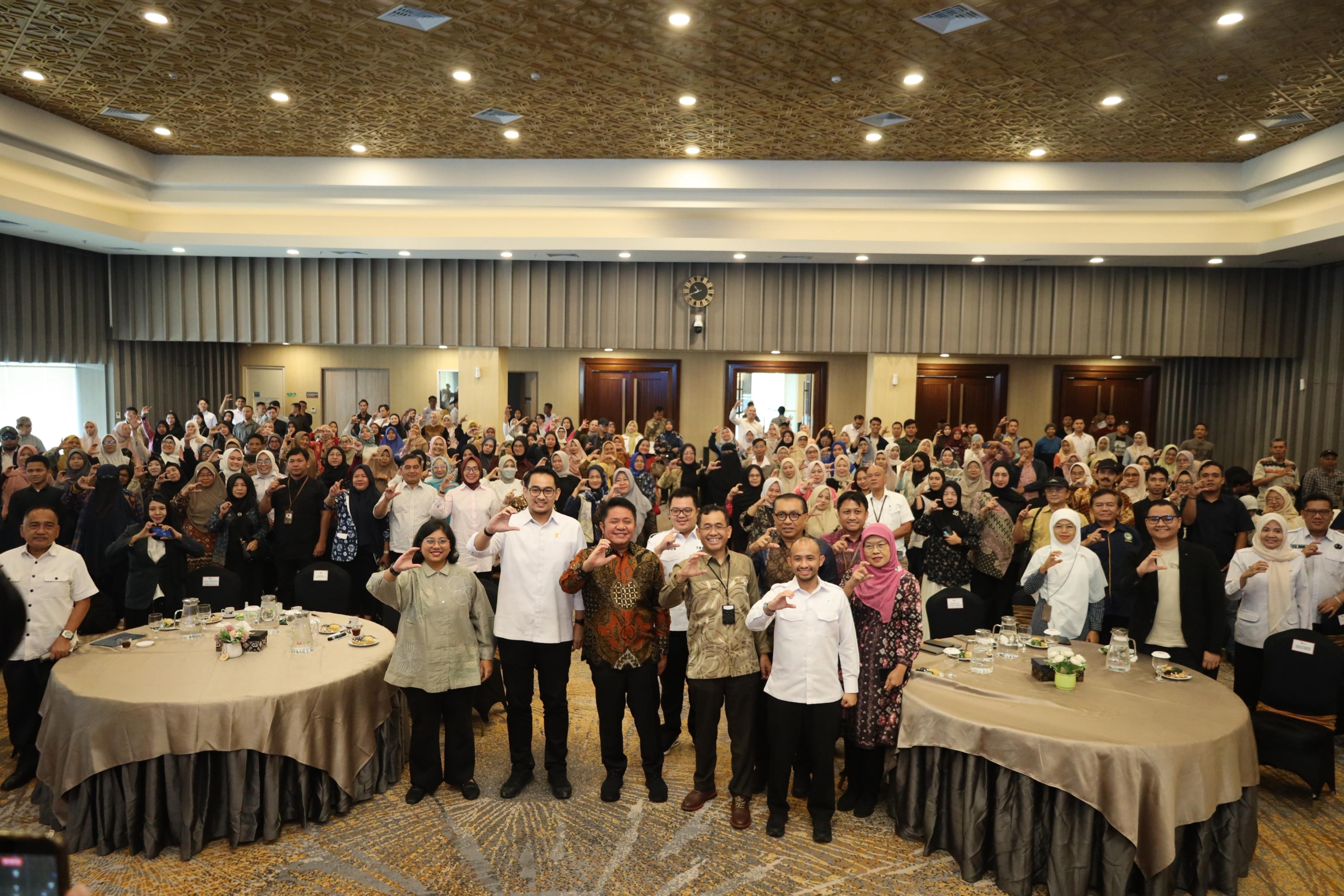 OJK dan Pemprov Sumsel Dorong Pengusaha Muda Kuasai AI Melalui AIM ASEAN-Kumpul Impact Roadshow