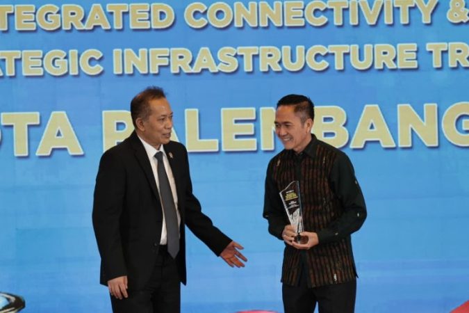 Berhasil membangun Infrastruktur konektivitas transportasi, Palembang Raih National Governance Award 2026