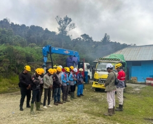 Tembus Medan Berat, PLN Hadirkan Listrik 24 Jam untuk 1.396 Rumah Tangga di Pegunungan Arfak, Papua Barat