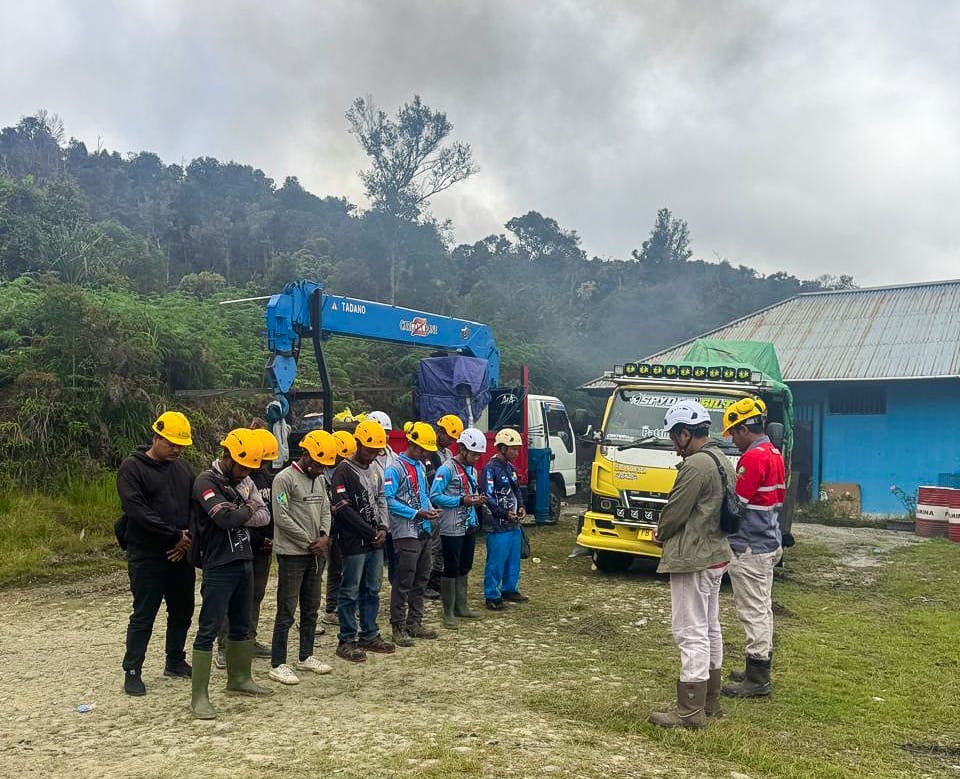 Tembus Medan Berat, PLN Hadirkan Listrik 24 Jam untuk 1.396 Rumah Tangga di Pegunungan Arfak, Papua Barat