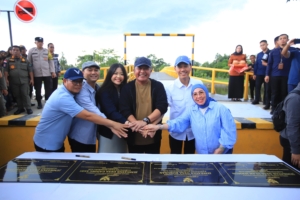Herman Deru Prioritaskan Infrastruktur Dasar, Resmikan Jembatan Penghubung Senilai Hampir Rp5 Miliar di OKI
